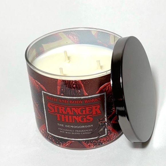THE DEMOGORGON 3 Wick Candle - Picture 2 of 3